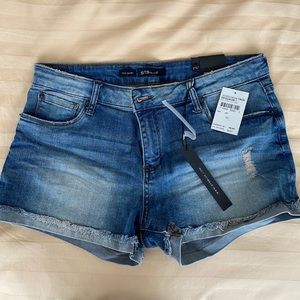 Cutoff jean shorts